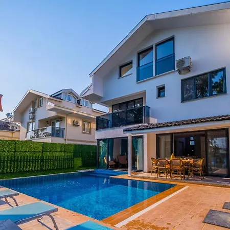 Infinity Lily 2 Vilă *