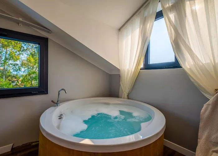 Infinity Lily 2 וילה