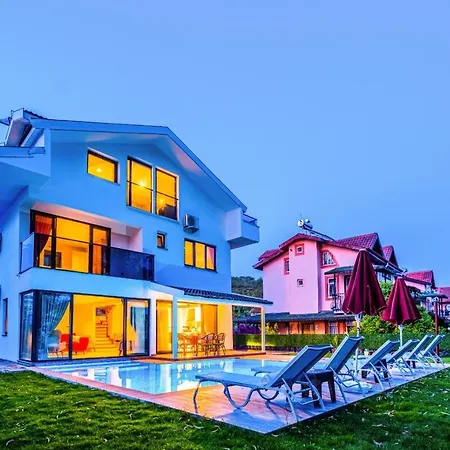 Villa Infinity Lily 2 *