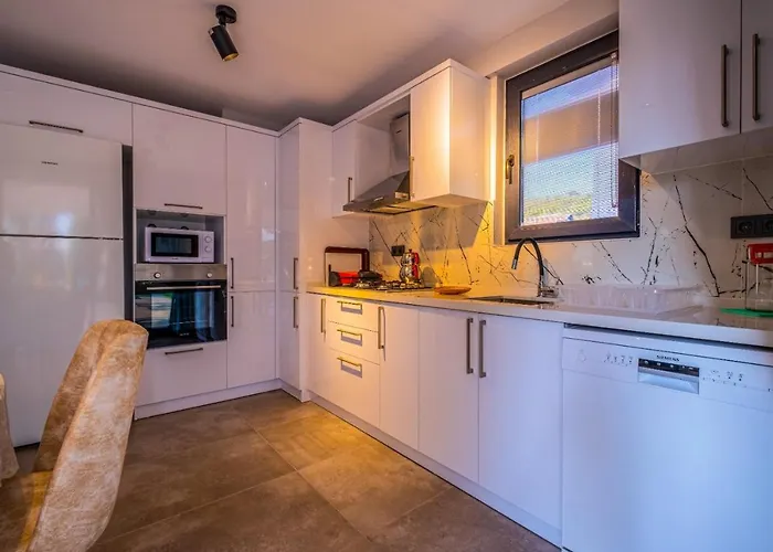 Infinity Lily 2 Villa *